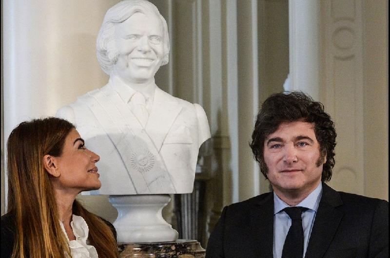 Saacutequela del colchoacuten- el diacutea que Carlos Menem le pidioacute a los argentinos lo mismo que Luis Caputo ahora
