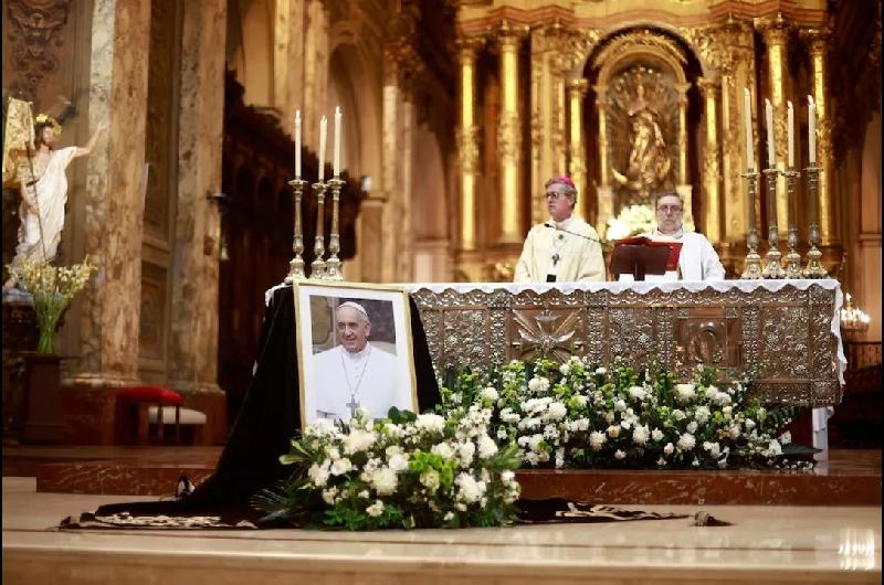 Construiraacuten un memorial a Francisco en la Catedral Metropolitana en honor al ldquoPapa del Pueblordquo