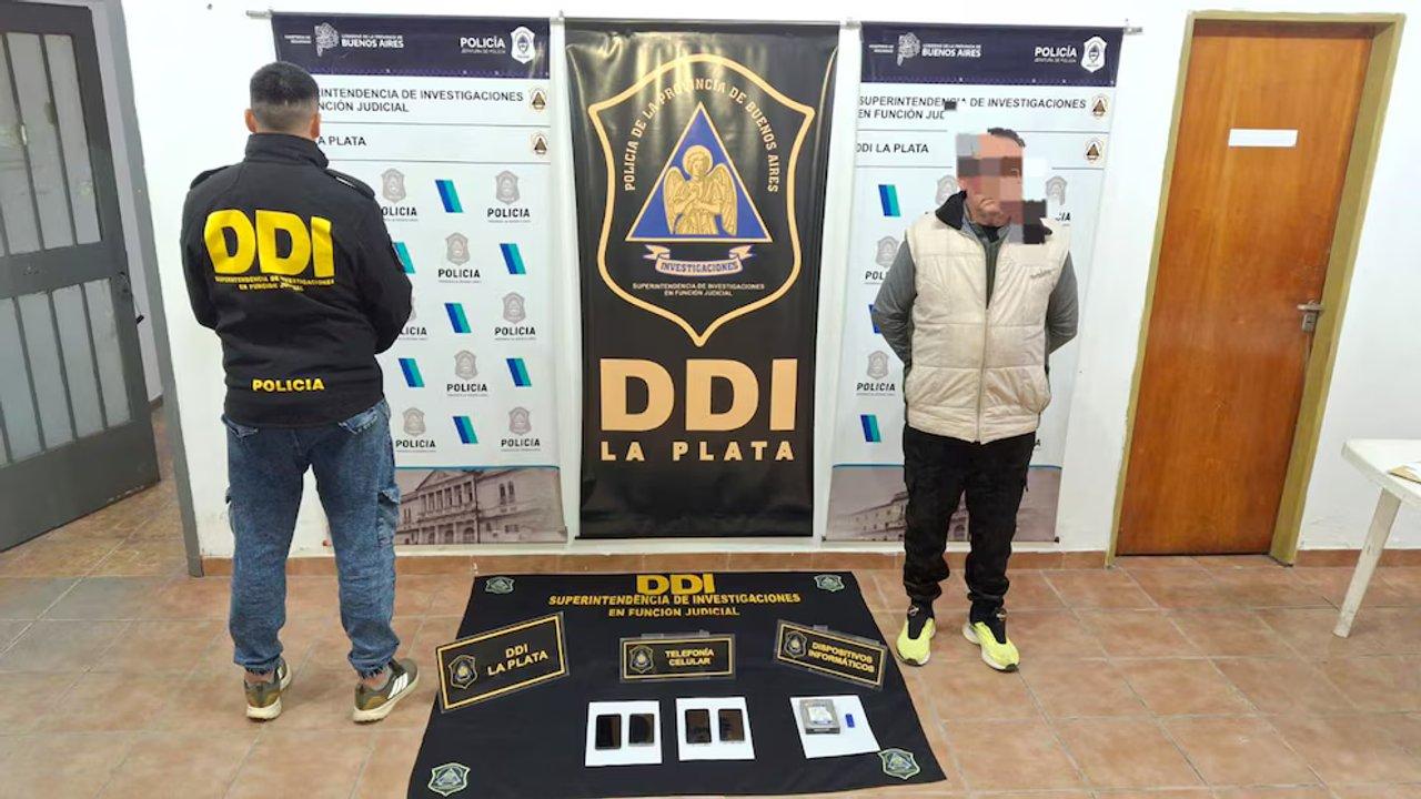 Un profesor de artes marciales fue detenido por acosar virtualmente a su alumna de 11 antildeos