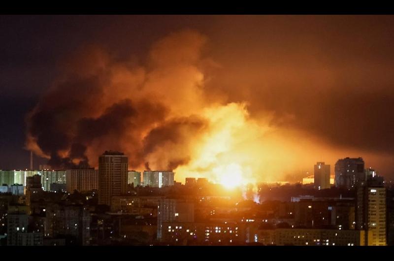 Kiev sufrioacute un ataque masivo ruso- siete horas bajo explosiones de drones y misiles en toda la ciudad