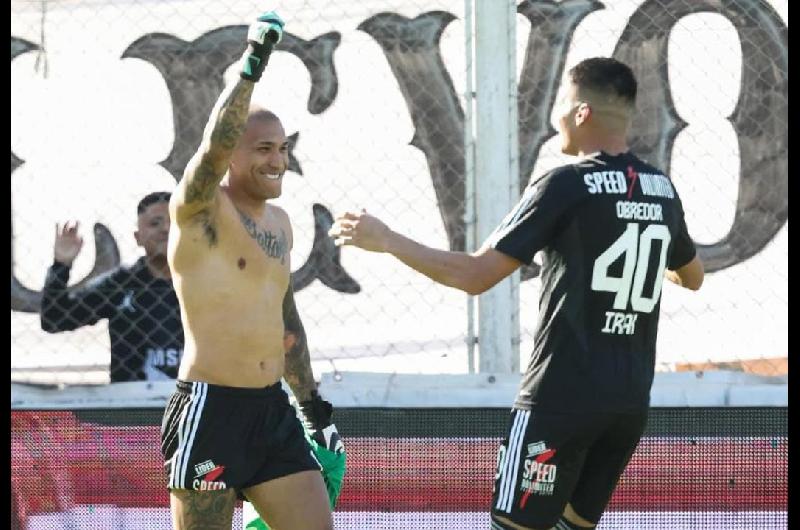 Copa Argentina- Riestra sufrioacute pero avanzoacute por penales ante Armenio 