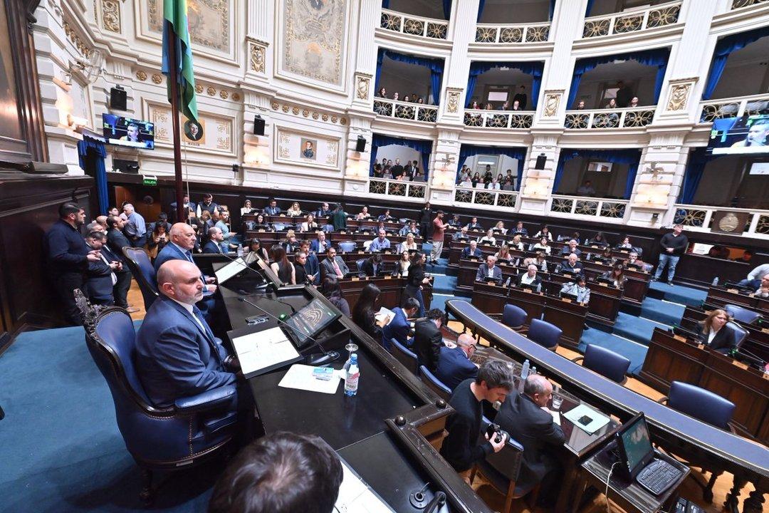 Legislatura PBA- el PJ pone en juego la mitad de sus bancas y LLA se posiciona para acrecentar su poder