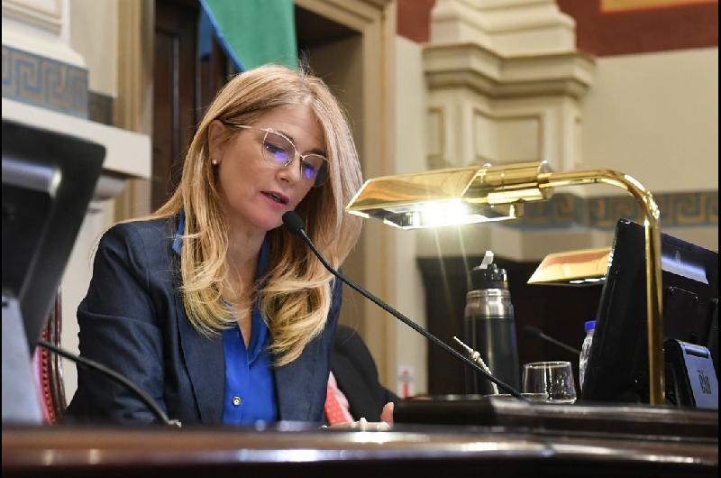 Veroacutenica Magario le dio impulso al proyecto de reeleccioacuten indefinida para intendentes