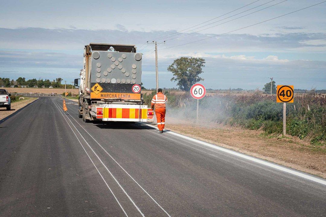 Ultiman detalles para finalizar la obra de pavimentacioacuten entre dos ciudades importantes del Litoral