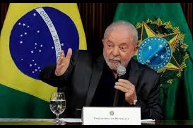 Lula quiere regular redes sociales y aplicaciones digitales