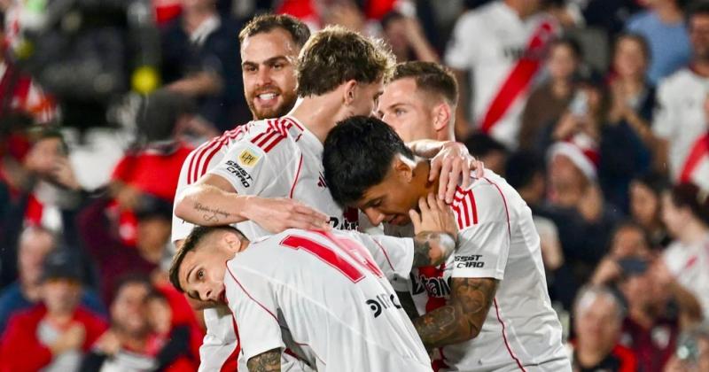 River cierra el Grupo B  ante Universitario de Peruacute que buscaraacute clasificar segundo