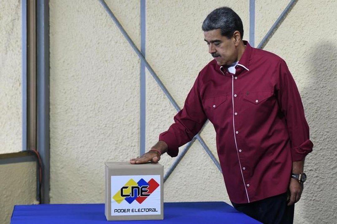 Elecciones parlamentarias en Venezuela- votoacute un 42-en-porciento- de los empadronados y ganoacute el oficialismo