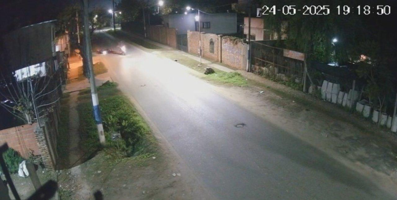 La Plata- delincuentes derribaron a una mujer de su moto en un violento asalto