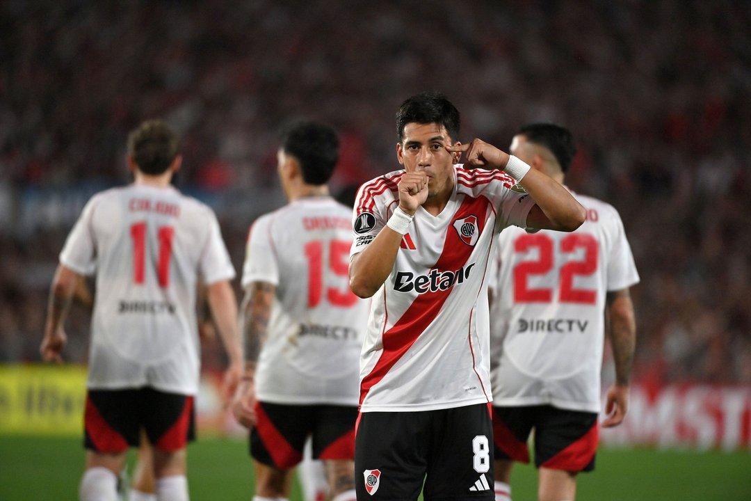 La contundente estadiacutestica a favor de River frente a equipos peruanos en el Monumental
