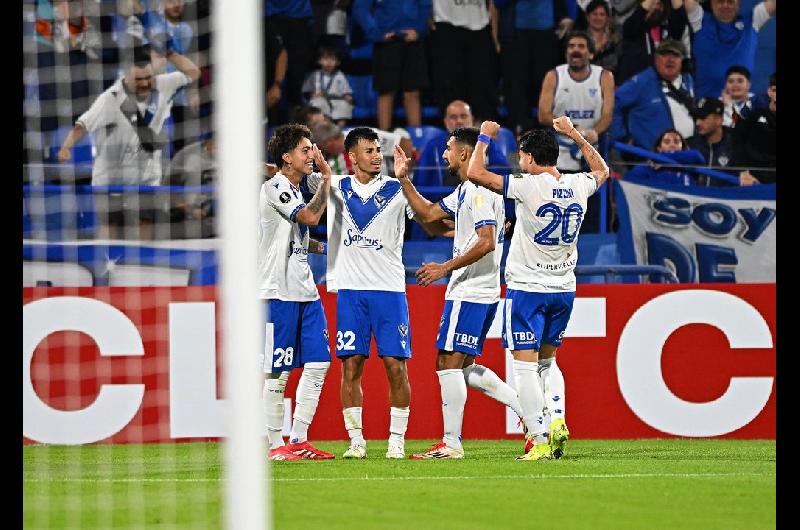 Veacutelez y Pentildearol a todo o nada por la primera posicioacuten del Grupo H en la Copa Libertadores
