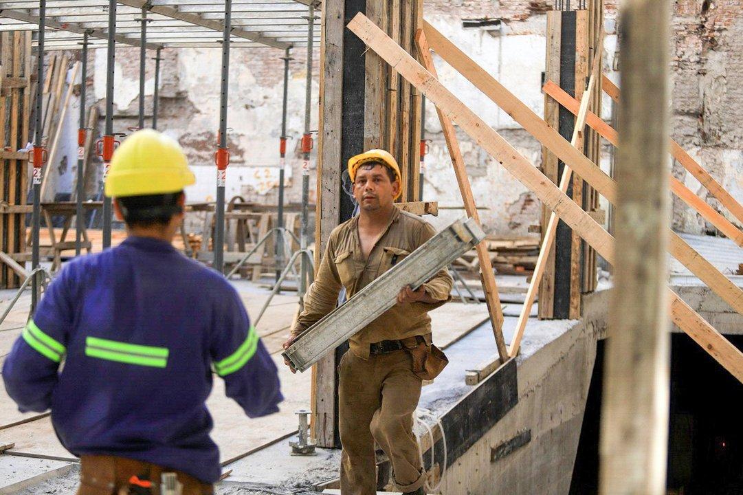 Casi el 70-en-porciento- de los empresarios de la construccioacuten reportaron una caiacuteda de la actividad