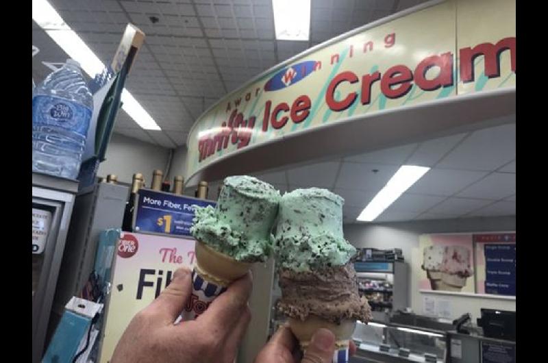 Una cadena de farmacias quebroacute y llevoacute consigo a la debacle a 500 puestos de helados que funcionaban dentro