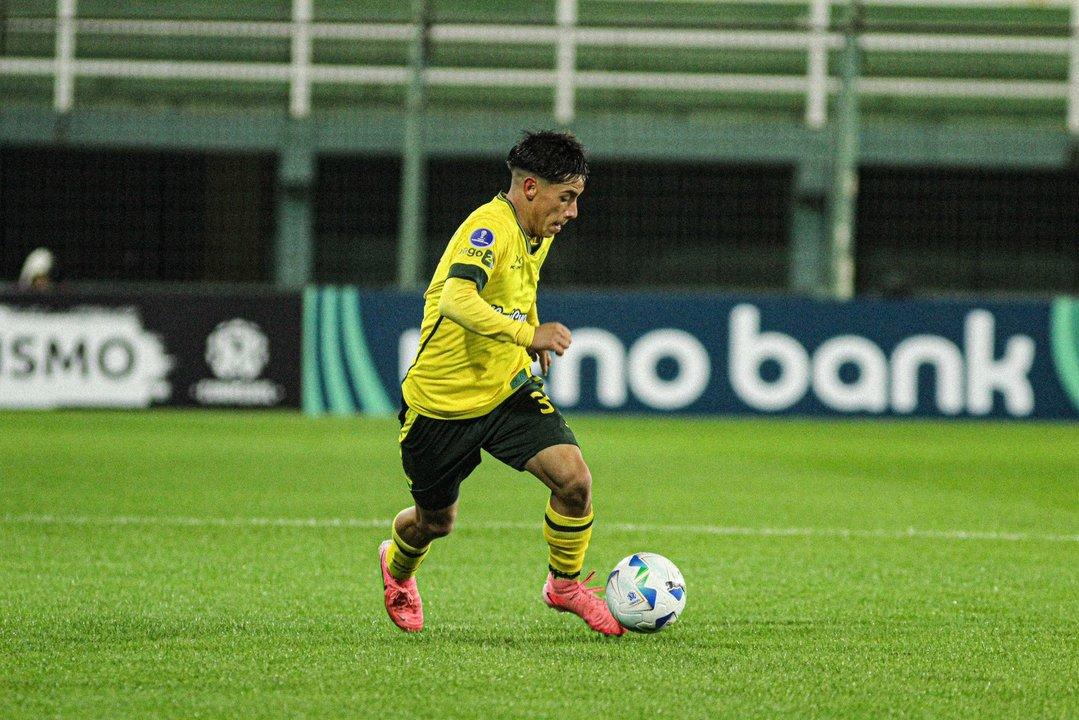 Defensa y Justicia cayoacute con Cerro Largo de Uruguay por 2 a 1 y quedoacute afuera de la Copa Sudamericana
