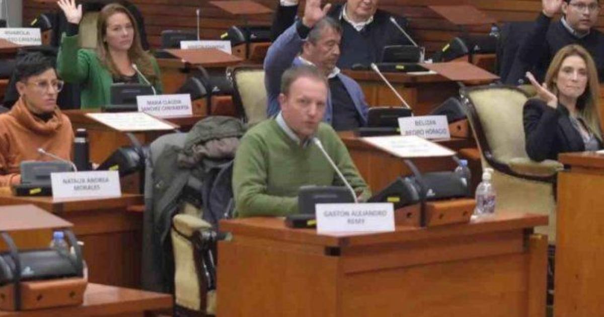 PTS reclama aumento del 45-en-porciento- en salarios estatales