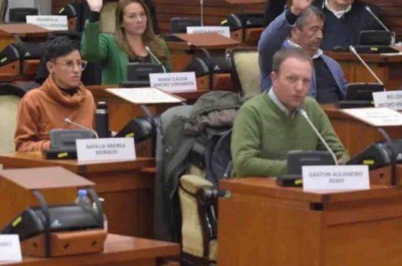 PTS reclama aumento del 45-en-porciento- en salarios estatales