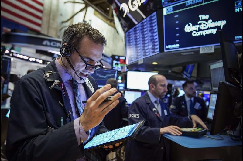 Jornada negativa para las acciones argentinas tanto en Buenos Aires como en Wall Street