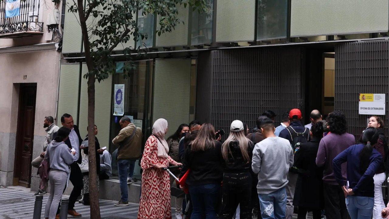 Maacutes de 60 mil argentinos emigraron a Madrid en durante 2024