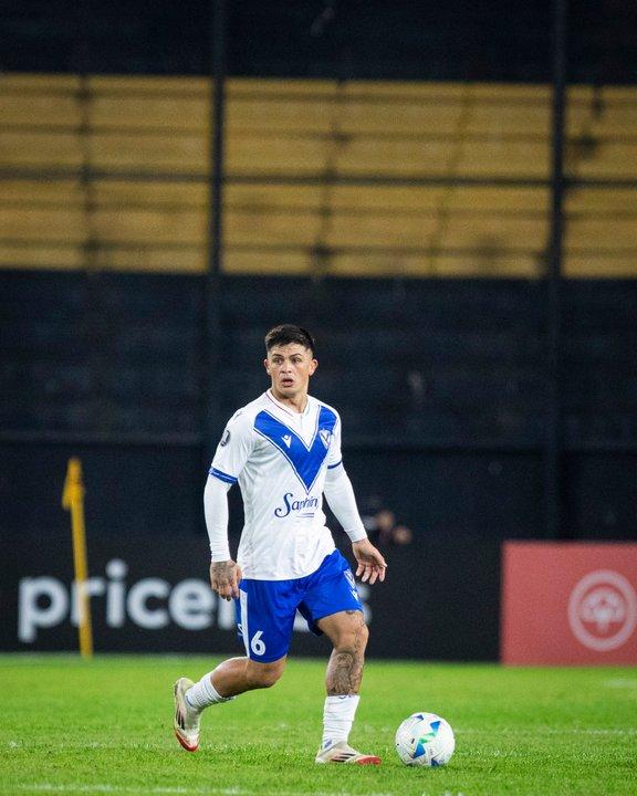 Veacutelez igualoacute sin goles ante Pentildearol y clasificoacute primero en la Copa Libertadores