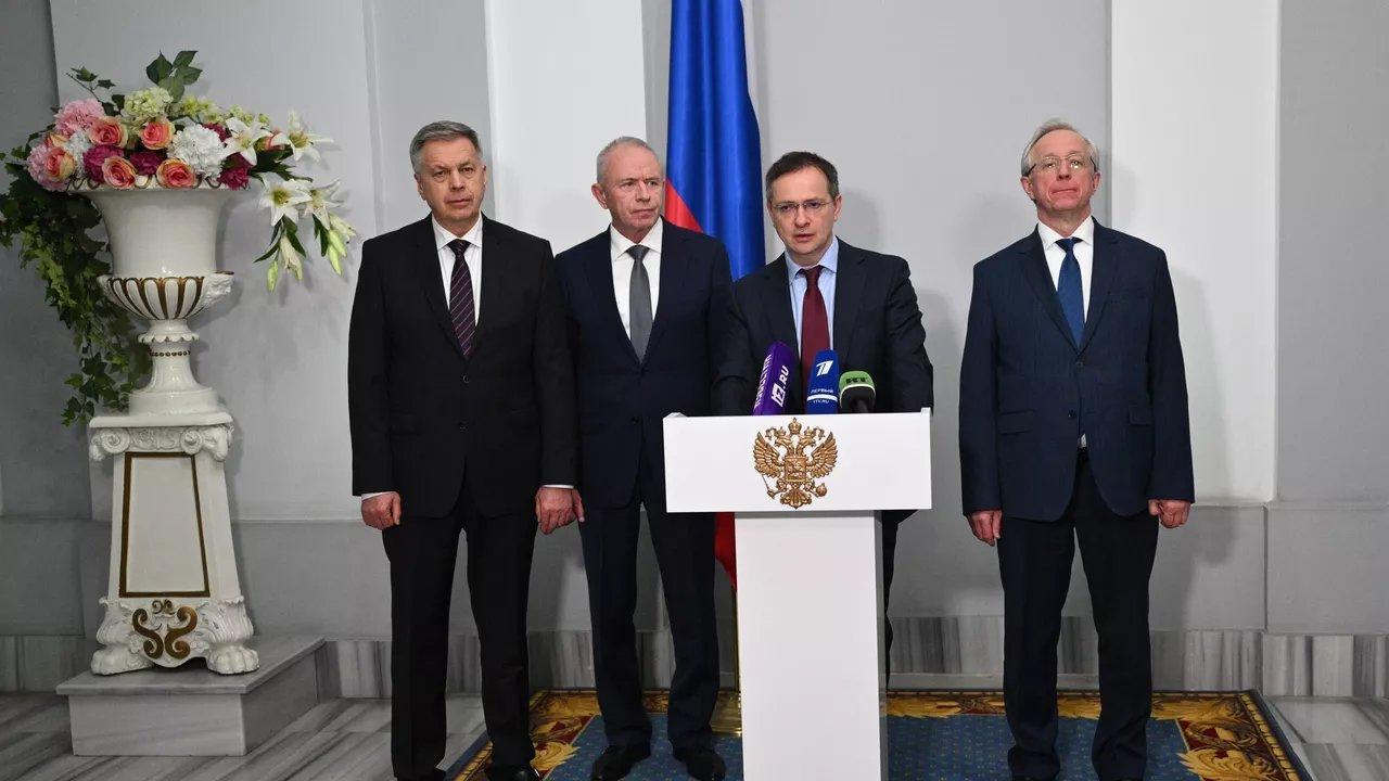 El equipo negociador de Rusia partioacute hacia la ciudad turca de Estambul