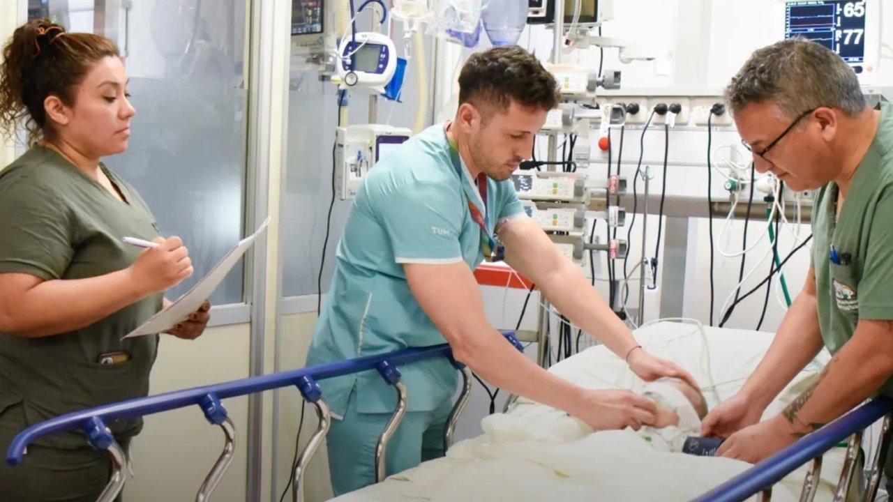 Una nena con lupus pidioacute a Milei que ldquosi puede le pague a los meacutedicos del Garrahanrdquo porque levantan su aacutenimo