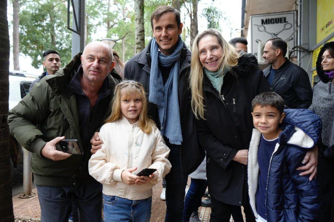 Karina Milei y Martiacuten Menem recorrieron Oberaacute junto a candidatos de La Libertad Avanza