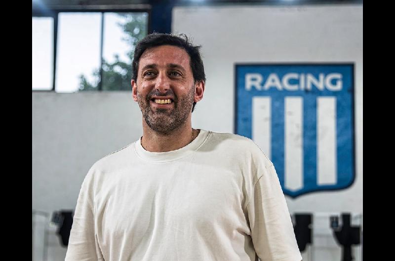 Milito analizoacute el presente de Racing el mercado de pases y el suentildeo de la vuelta de De Paul