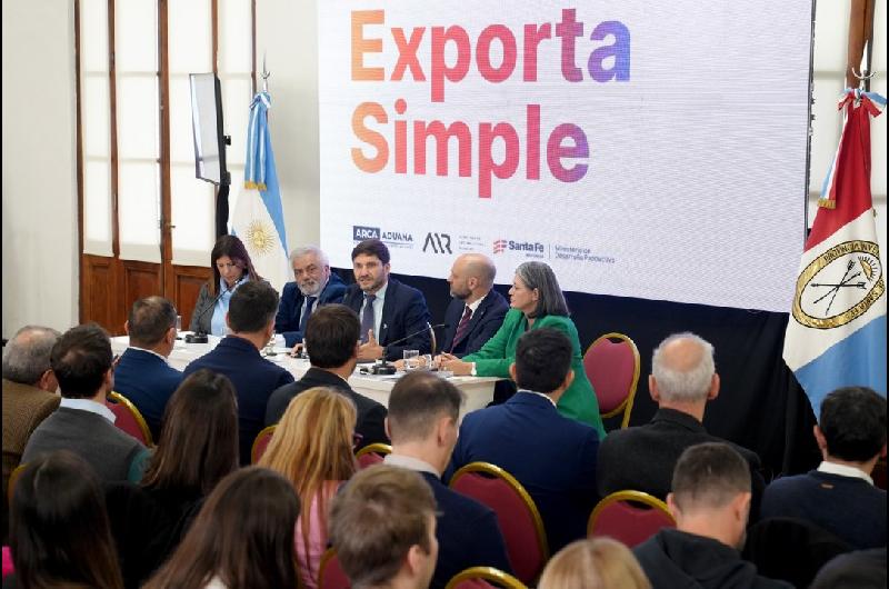 ldquoRompimos el monopolio de Ezeiza y tenemos el primer aeropuerto que exporta desde el interior del paiacutesrdquo