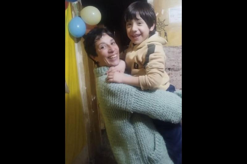 Una madre matoacute a su hijo con autismo y se suicidoacute en Castelar