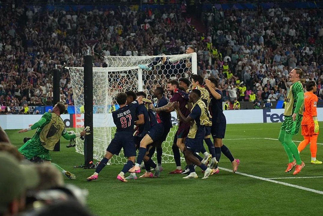 Video del PSG 5-0 Inter- goles del Pariacutes con el eacutepico relato de Mariano Closs y la felicidad de Diego Latorre