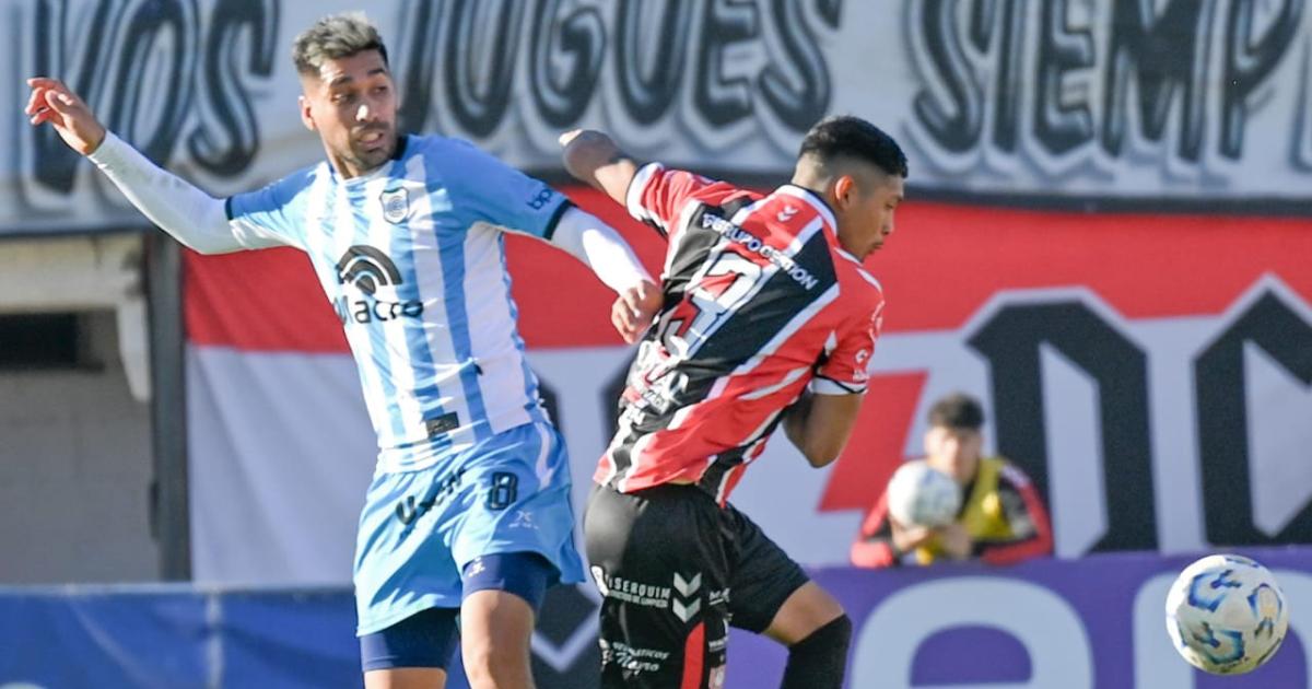El Lobo desplegoacute autoridad y virtudes sobre Chacarita Jrs