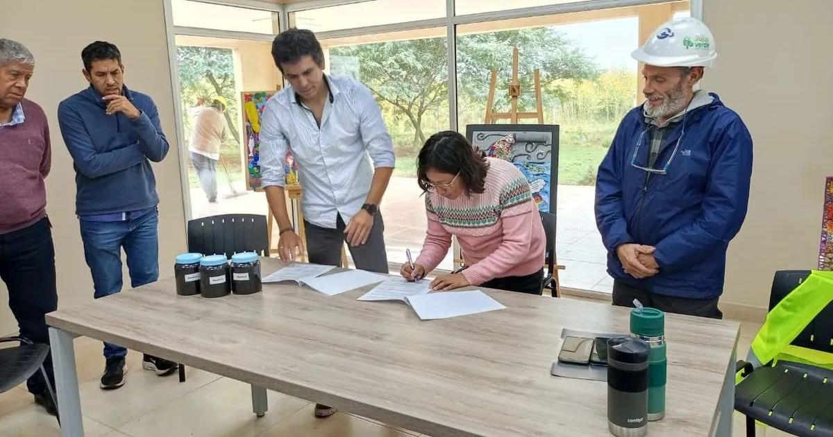 Acuerdo entre el sector puacuteblico y privado para valorizar residuos orgaacutenicos con impacto ambiental