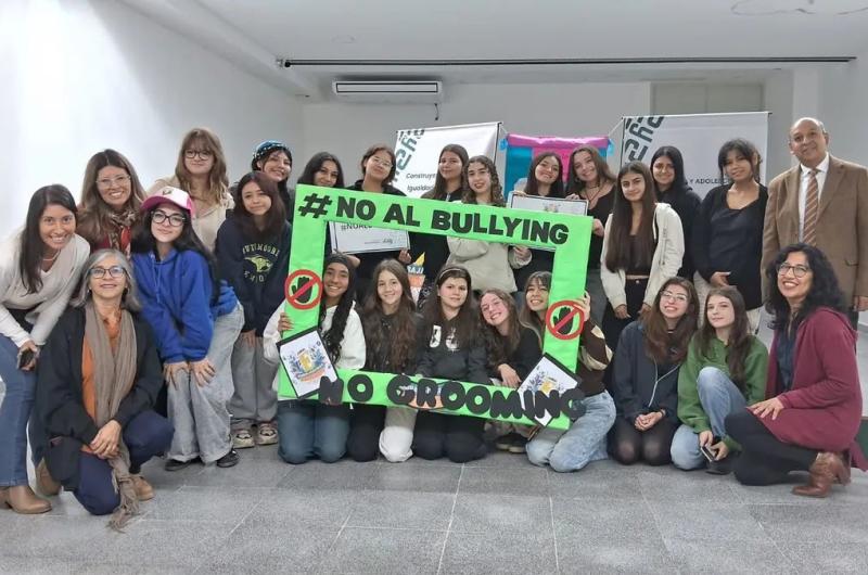 Activa participacioacuten de estudiantes en los talleres Embajadoras de mis Derechos