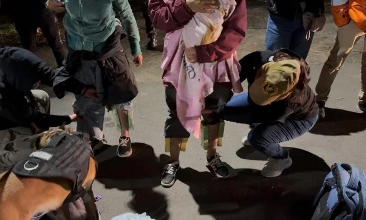 Chaco- detienen a mujeres que viajaban en un micro con una bebeacute y maacutes de 8 Kilos de cocaiacutena