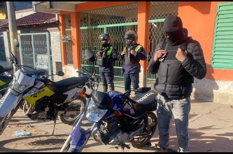 Detienen a un ciudadano chileno que con un arma de fuego asaltoacute a dos menores