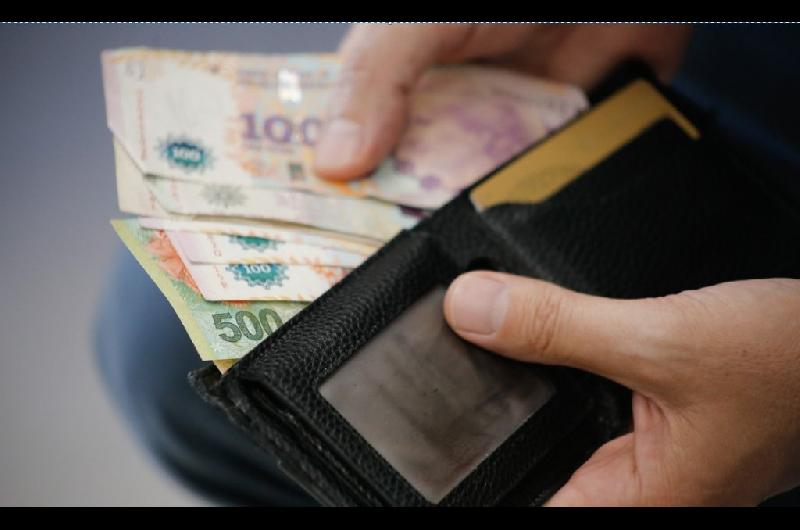 Empleo- el salario pretendido por los argentinos crece por encima de la inflacioacuten y ya supera 1500000