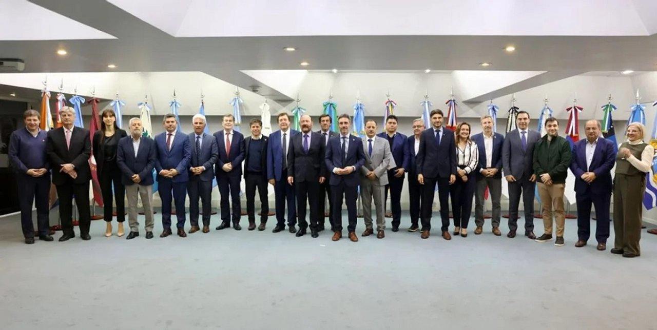 Gobernadores se reuniraacuten en el CFI preocupados por el derrumbe de la coparticipacioacuten federal