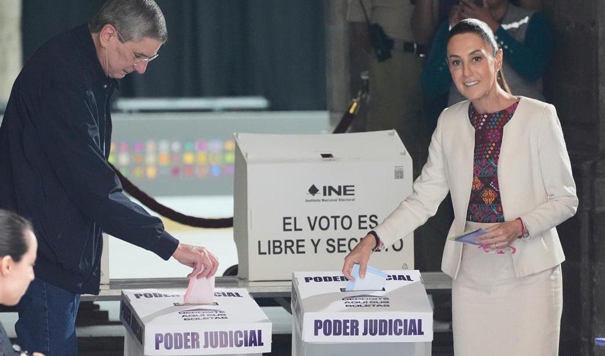 Meacutexico vive jornada electoral ineacutedita- elige por primera vez a sus jueces por voto popular