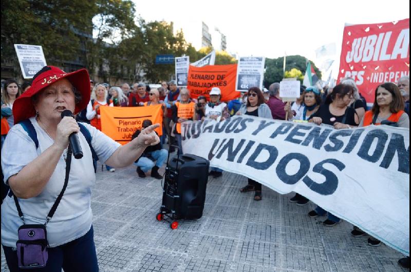 Jubilarse a los 70 antildeos- iquestlo que viene en la Argentina
