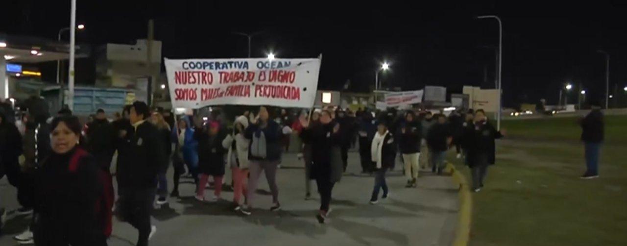 Corte total en Puente La Noria por reclamo de trabajadores de La Salada