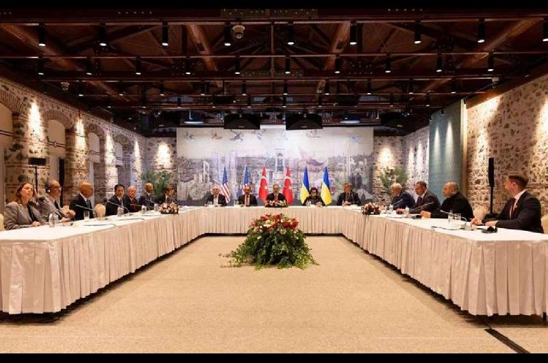 Ucrania y Rusia reanudan conversaciones de paz en Estambul