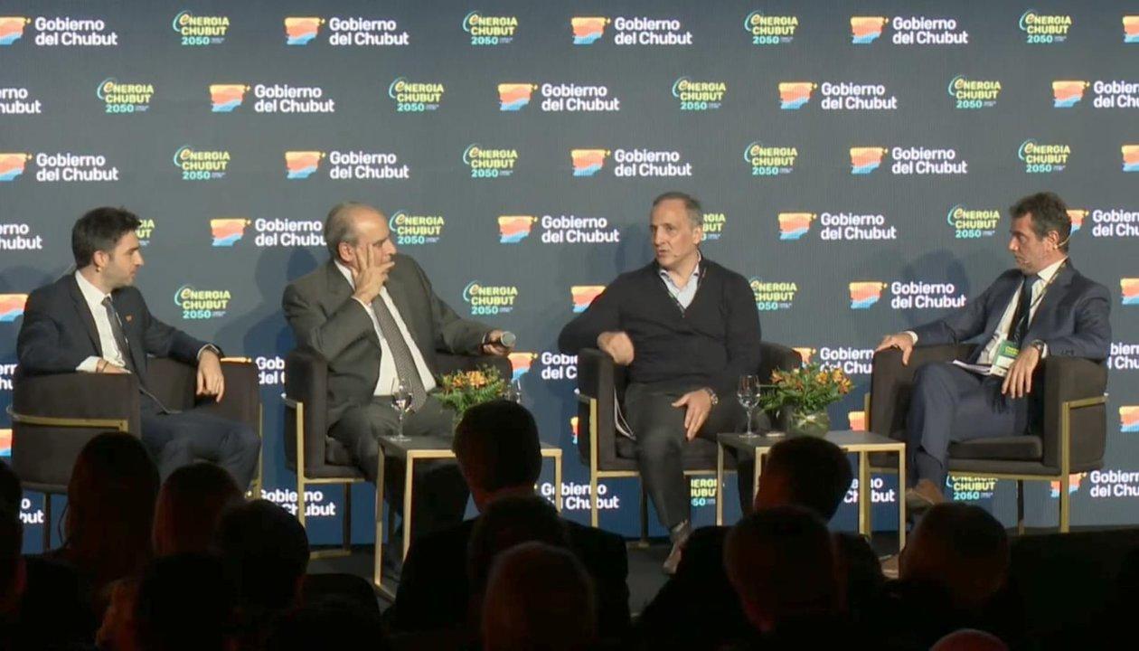 Energiacutea Chubut 2050- Ignacio Torres y Francos coincidieron en la necesidad de impulsar una reforma fiscal 