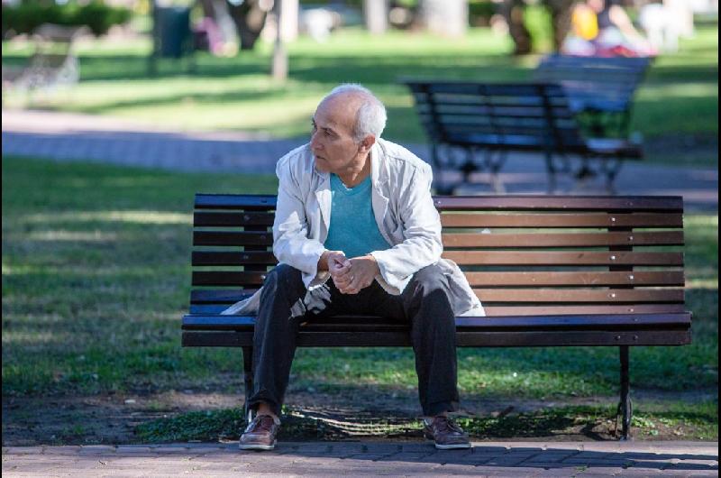 Los jubilados pagaron ntildeoquis de su bolsillo pero no llegan a los 29 para poner plata debajo del plato