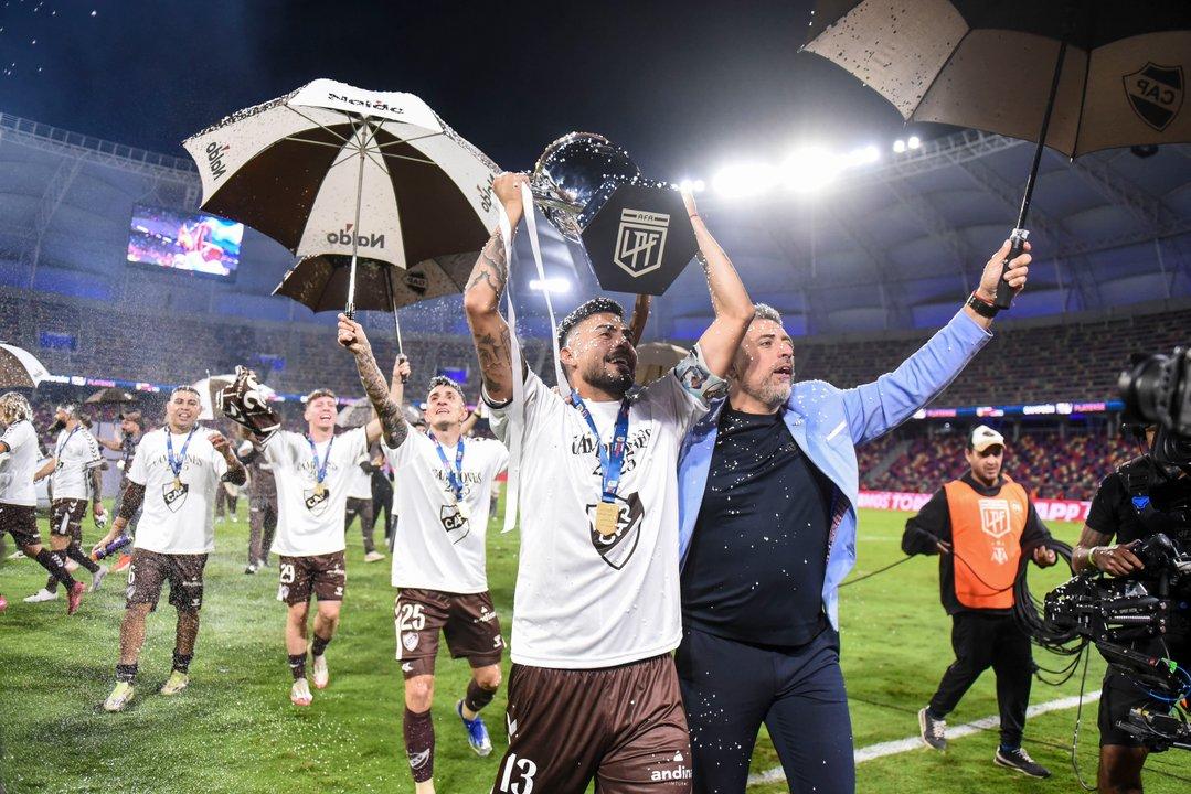 Tras salir campeoacuten Platense aprovechoacute y chicaneoacute a Tigre y Argentinos Juniors