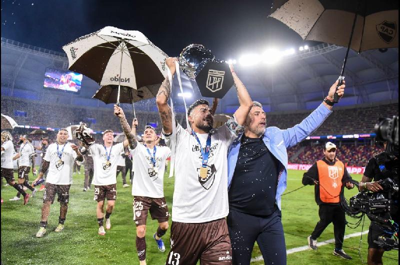 Tras salir campeoacuten Platense aprovechoacute y chicaneoacute a Tigre y Argentinos Juniors