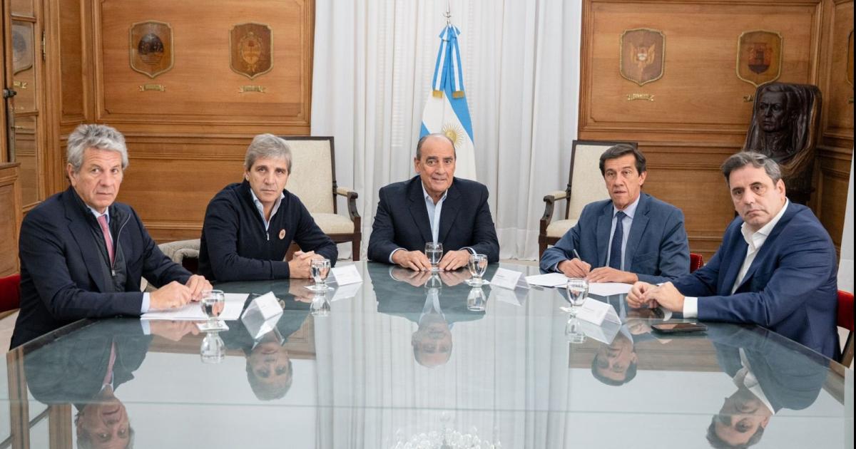 Jujuy y Salta se suman al Plan Doacutelares del Colchoacuten