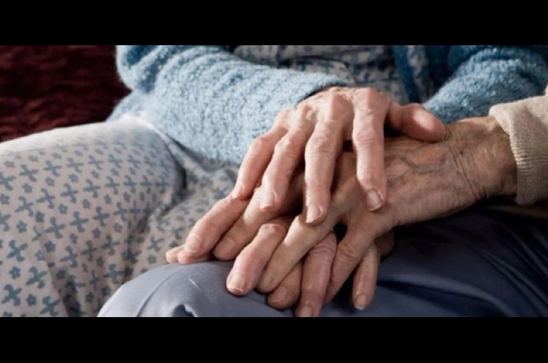 Mendoza- una pareja de jubilados estuvo maacutes de 11 horas atada tras sufrir un robo en su casa