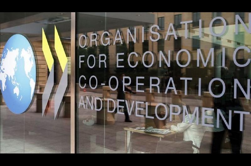 La OCDE espera un menor crecimiento de la actividad y una mayor inflacioacuten este antildeo en Argentina