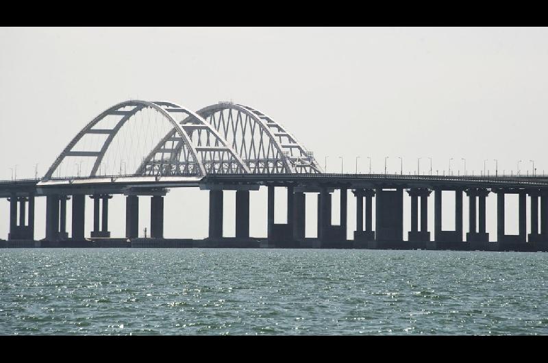 Ucrania informoacute que dantildeoacute gravemente el puente de Crimea