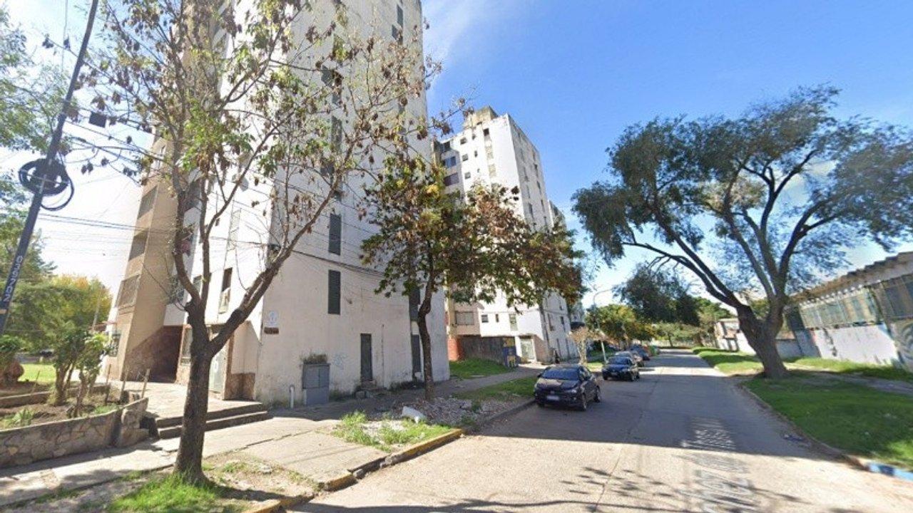 Rosario- arrojaron una molotov contra un departamento y la duentildea denuncioacute extorsiones previas