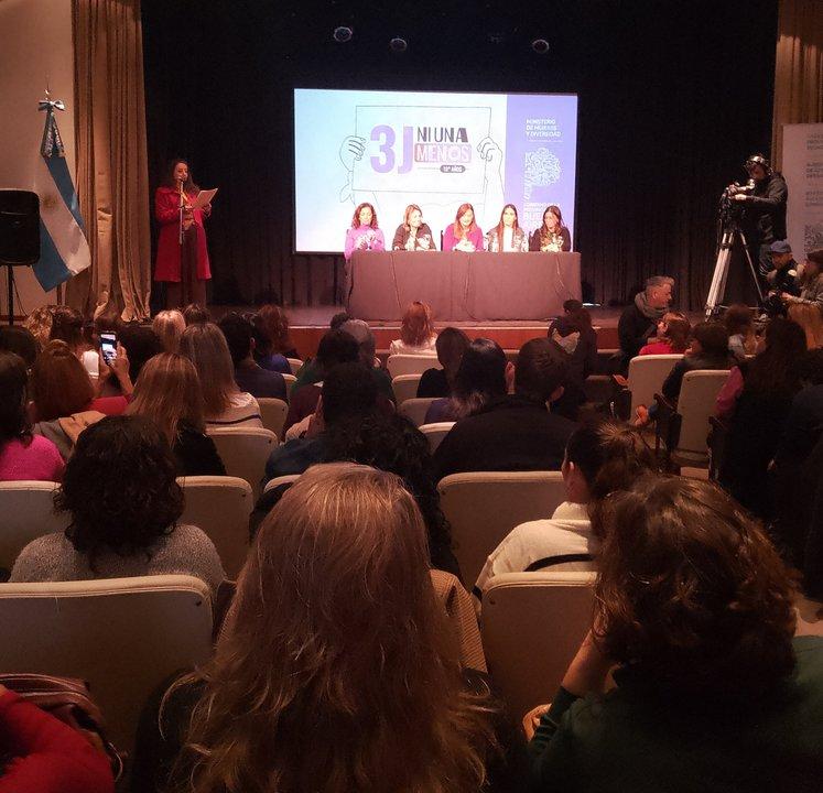 A 10 antildeos del Ni Una Menos Estela Diacuteaz apuntoacute contra Milei- ldquoDeclara enemigos a los derechos de las mujeresrdquo